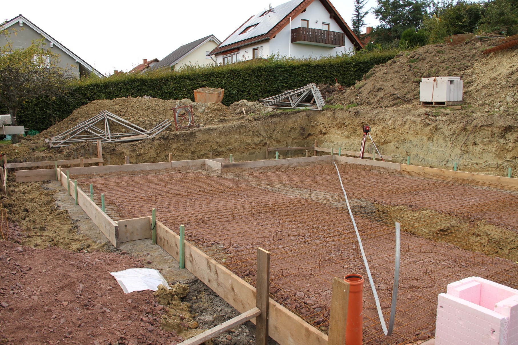 Fundamenterder in der Schotterschicht